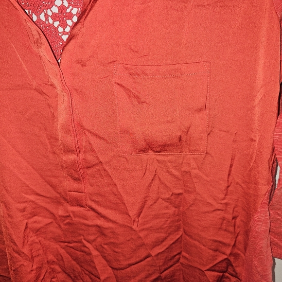 A Pea In The Pod Maternity Shirt - Picture 3 of 6